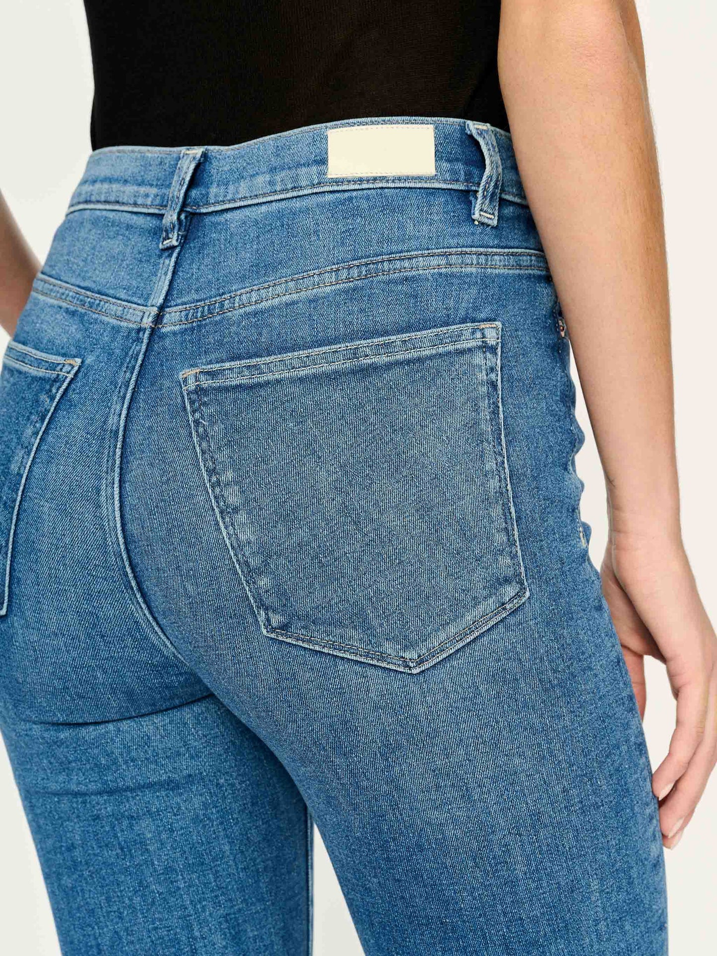 DL1961 - Rachel Flare Ultra High Rise Instasculpt 34" Jeans in Driggs